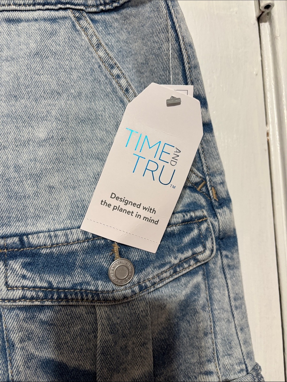 Time and Tru Light Wash Denim Cargo Shorts - Light Blue - Picture 4 of 5